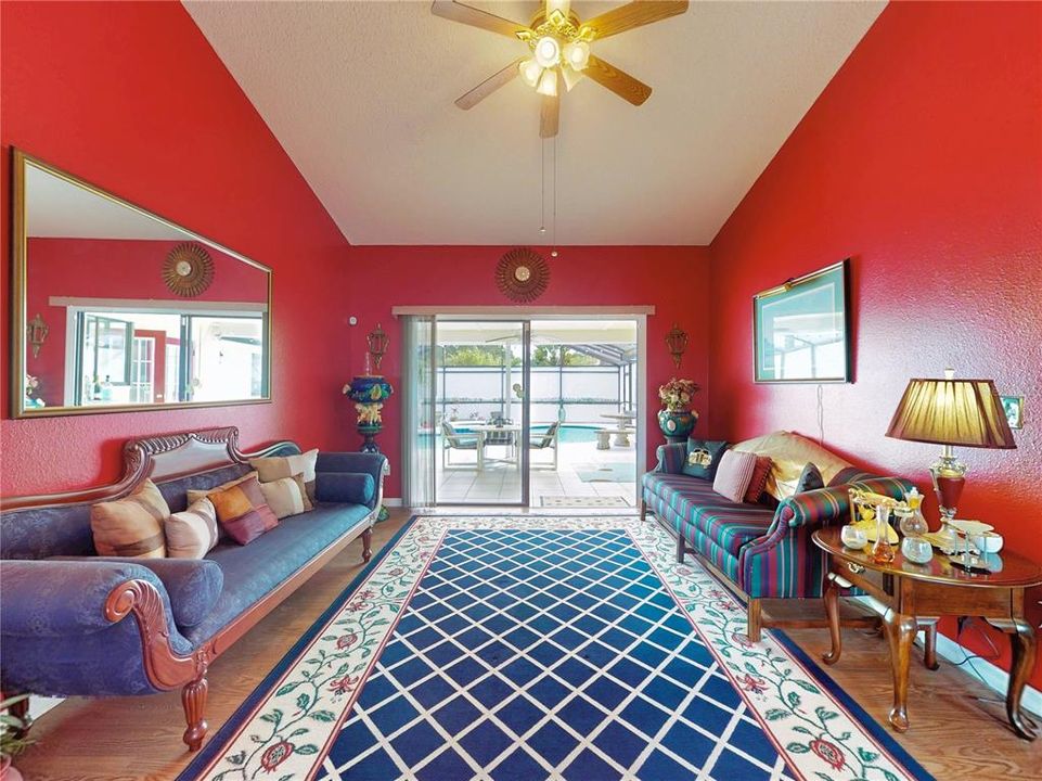 待售: $395,000 (4 贝兹, 2 浴室, 1976 平方英尺)