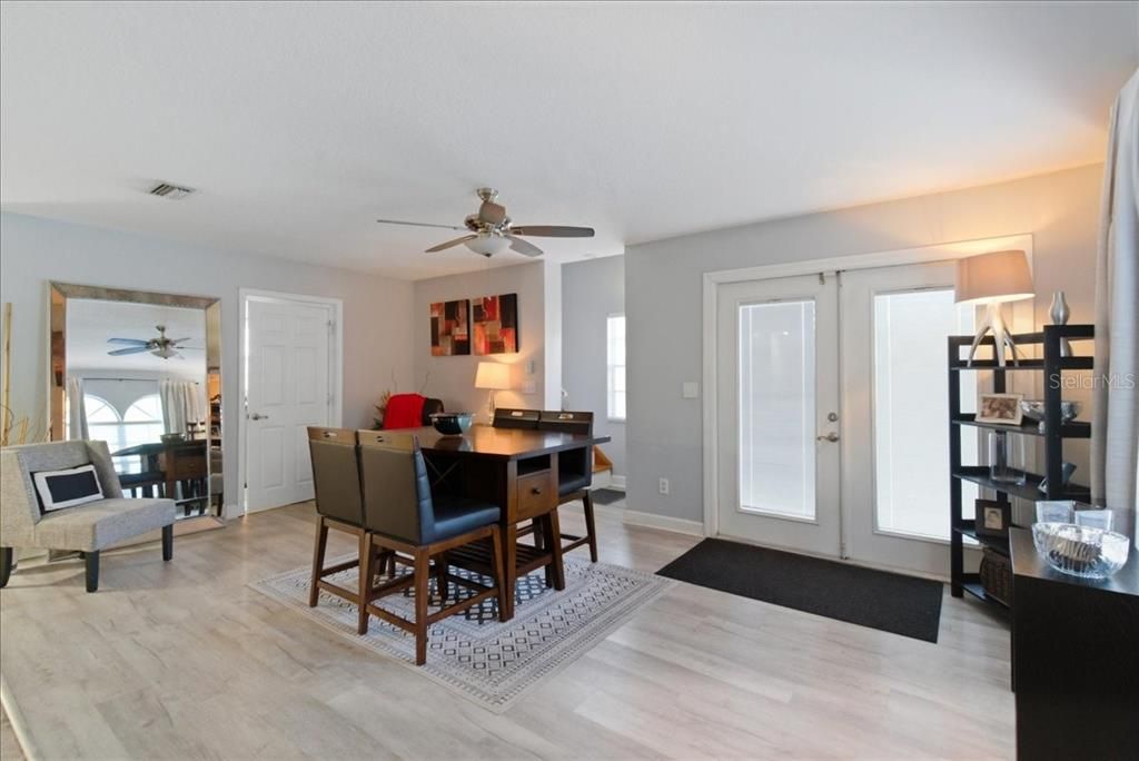 En Venta: $960,000 (4 camas, 3 baños, 1980 Pies cuadrados)