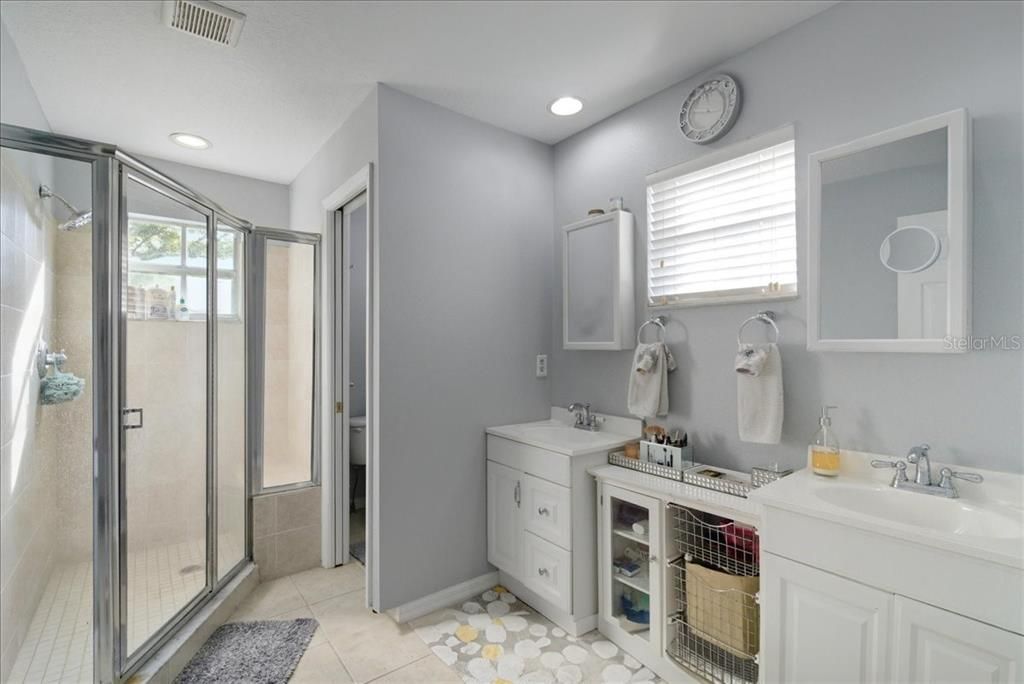 En Venta: $960,000 (4 camas, 3 baños, 1980 Pies cuadrados)