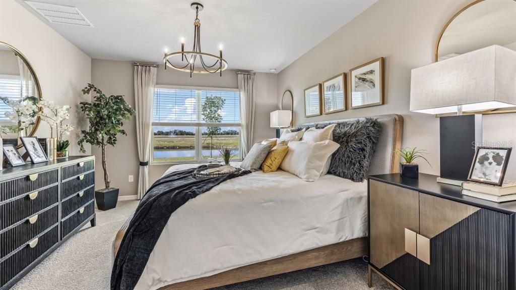 На продажу: $341,620 (4 спален, 2 ванн, 1828 Квадратных фут)