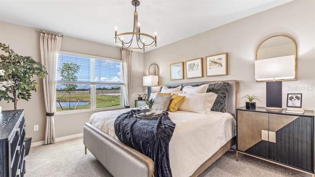 На продажу: $341,620 (4 спален, 2 ванн, 1828 Квадратных фут)