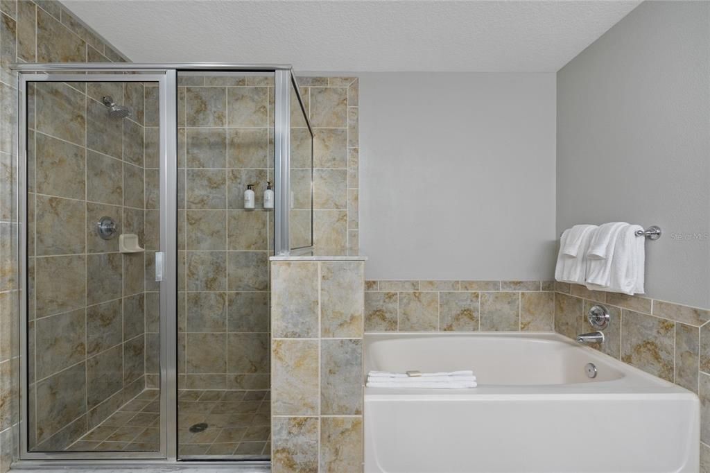 En Venta: $299,000 (2 camas, 2 baños, 1265 Pies cuadrados)