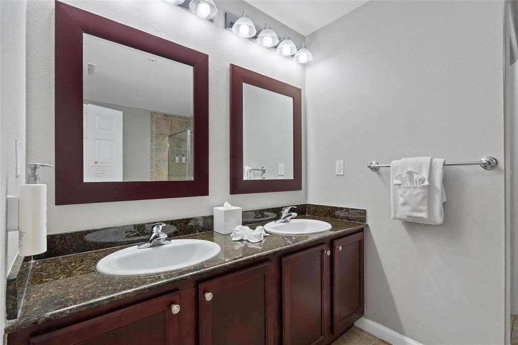 En Venta: $299,000 (2 camas, 2 baños, 1265 Pies cuadrados)