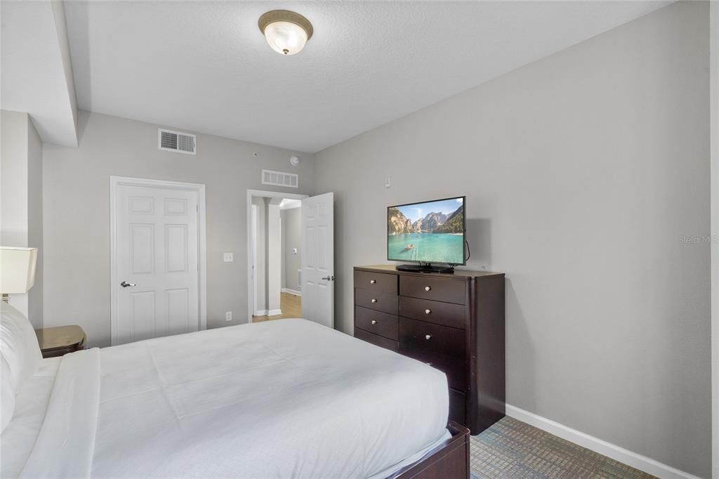 En Venta: $299,000 (2 camas, 2 baños, 1265 Pies cuadrados)