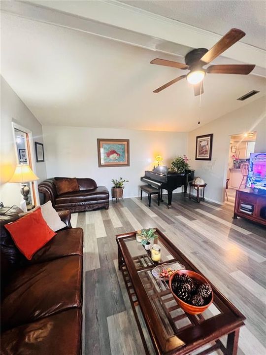 For Sale: $328,500 (3 beds, 2 baths, 1620 Square Feet)