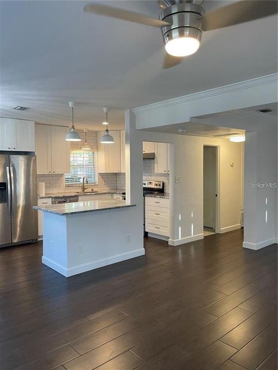 出租: $3,400 (3 贝兹, 2 浴室, 1701 平方英尺)