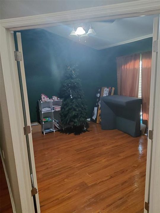 En Venta: $440,000 (4 camas, 2 baños, 2204 Pies cuadrados)