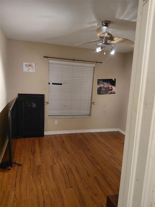 En Venta: $440,000 (4 camas, 2 baños, 2204 Pies cuadrados)