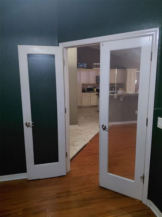 En Venta: $440,000 (4 camas, 2 baños, 2204 Pies cuadrados)