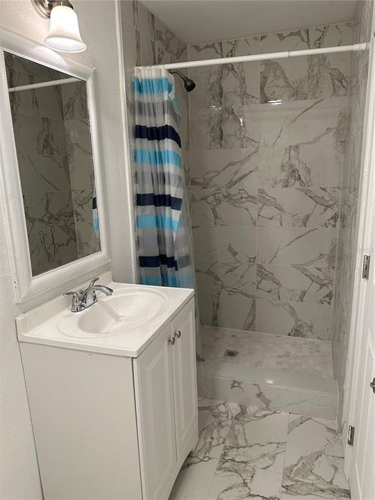 En Venta: $440,000 (4 camas, 2 baños, 2204 Pies cuadrados)