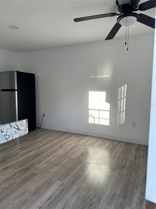 En Venta: $440,000 (4 camas, 2 baños, 2204 Pies cuadrados)