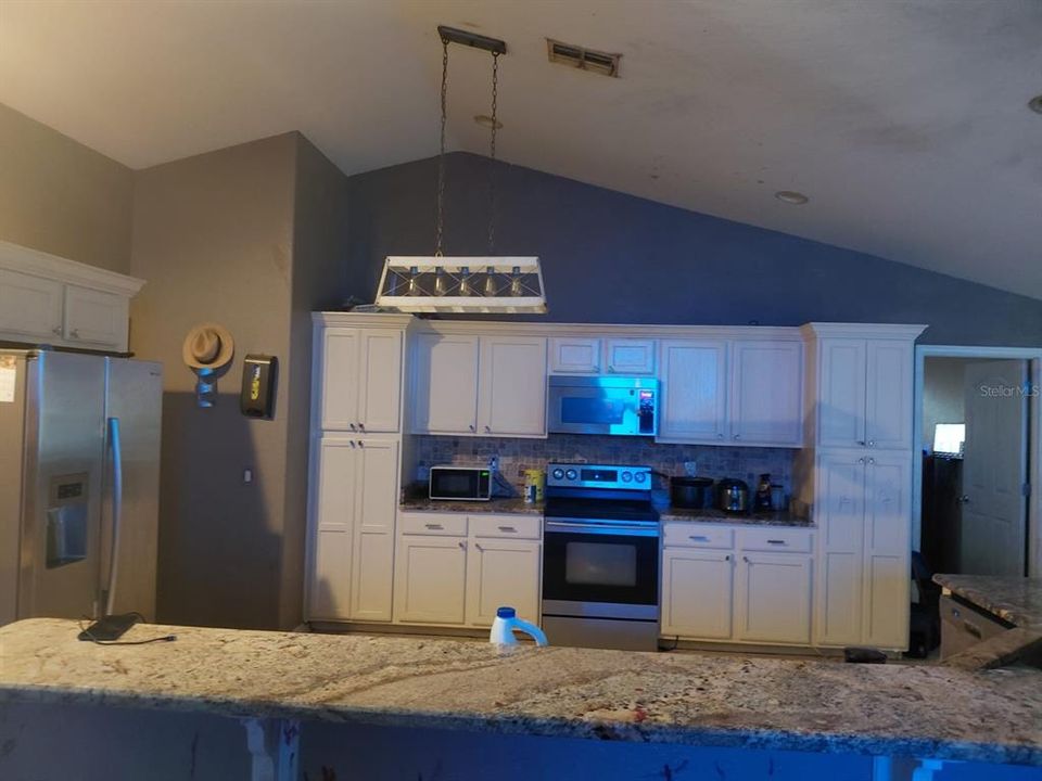 En Venta: $440,000 (4 camas, 2 baños, 2204 Pies cuadrados)