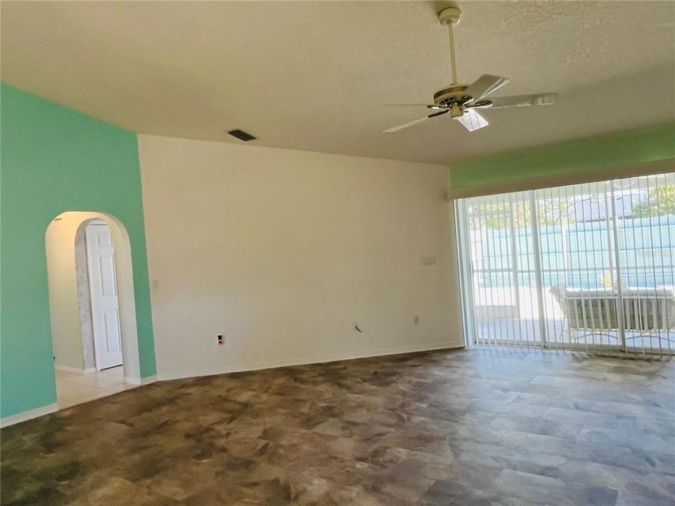 For Sale: $299,900 (2 beds, 2 baths, 1897 Square Feet)