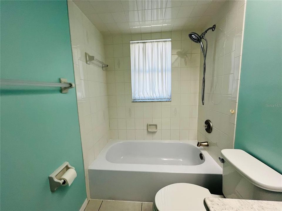 For Sale: $299,900 (2 beds, 2 baths, 1897 Square Feet)