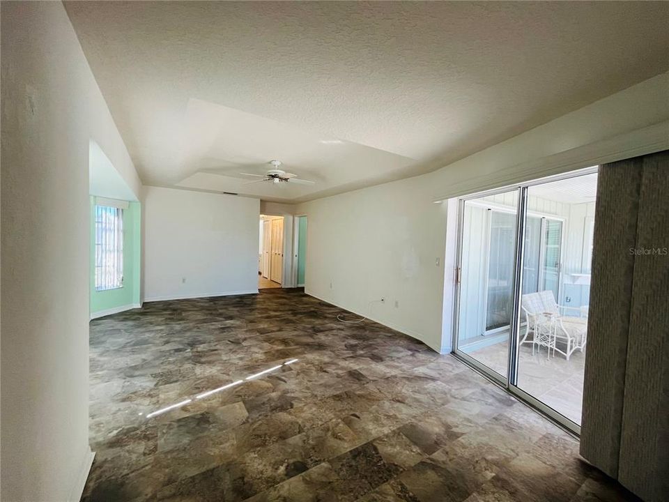 For Sale: $299,900 (2 beds, 2 baths, 1897 Square Feet)