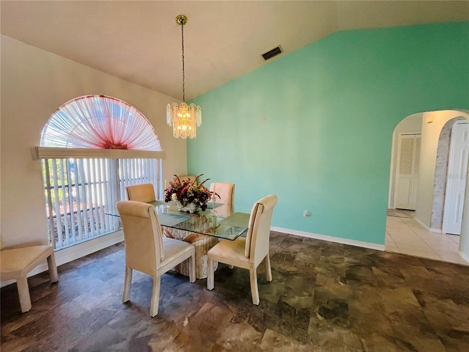 For Sale: $299,900 (2 beds, 2 baths, 1897 Square Feet)