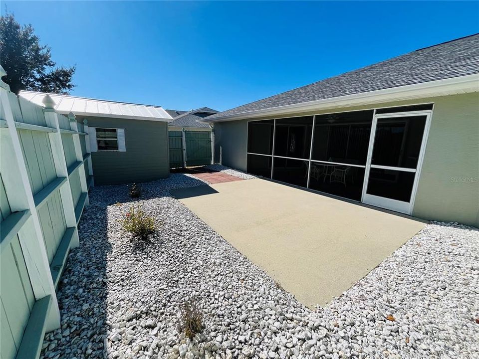 For Sale: $299,900 (2 beds, 2 baths, 1897 Square Feet)