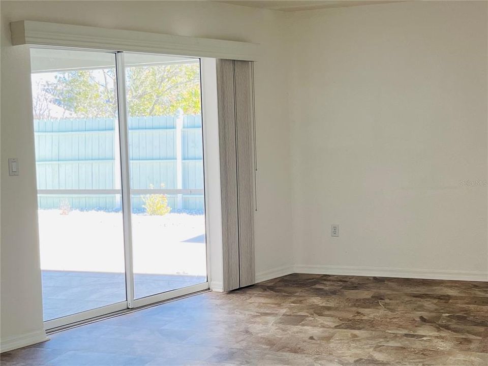 For Sale: $299,900 (2 beds, 2 baths, 1897 Square Feet)