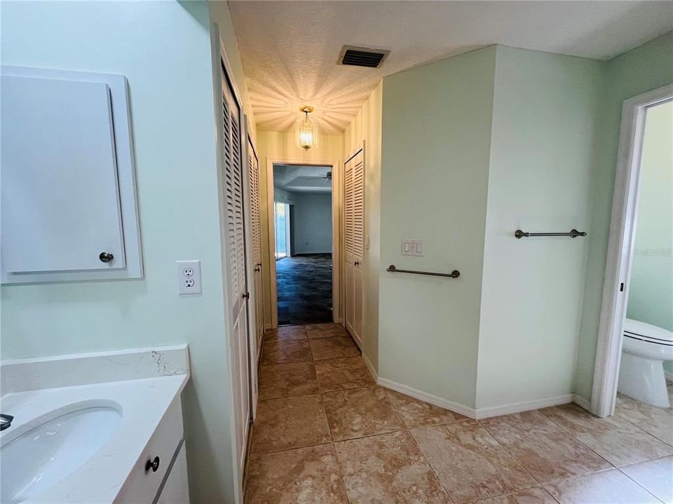 For Sale: $299,900 (2 beds, 2 baths, 1897 Square Feet)