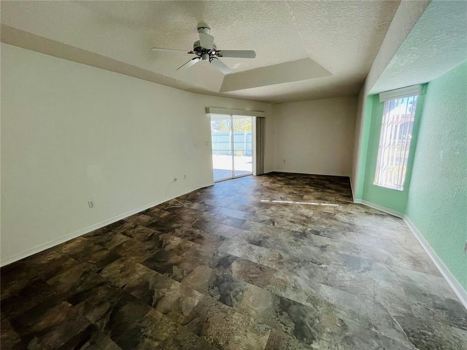 For Sale: $299,900 (2 beds, 2 baths, 1897 Square Feet)