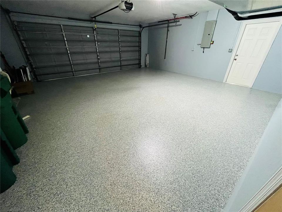 For Sale: $299,900 (2 beds, 2 baths, 1897 Square Feet)