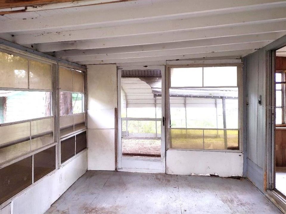 На продажу: $99,000 (2 спален, 2 ванн, 982 Квадратных фут)