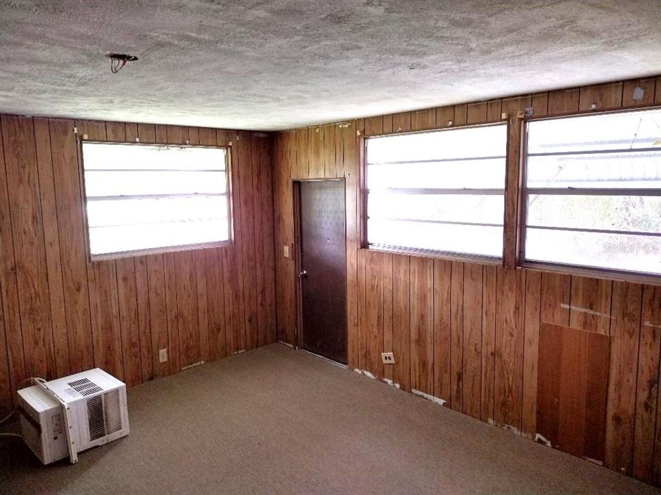 На продажу: $99,000 (2 спален, 2 ванн, 982 Квадратных фут)