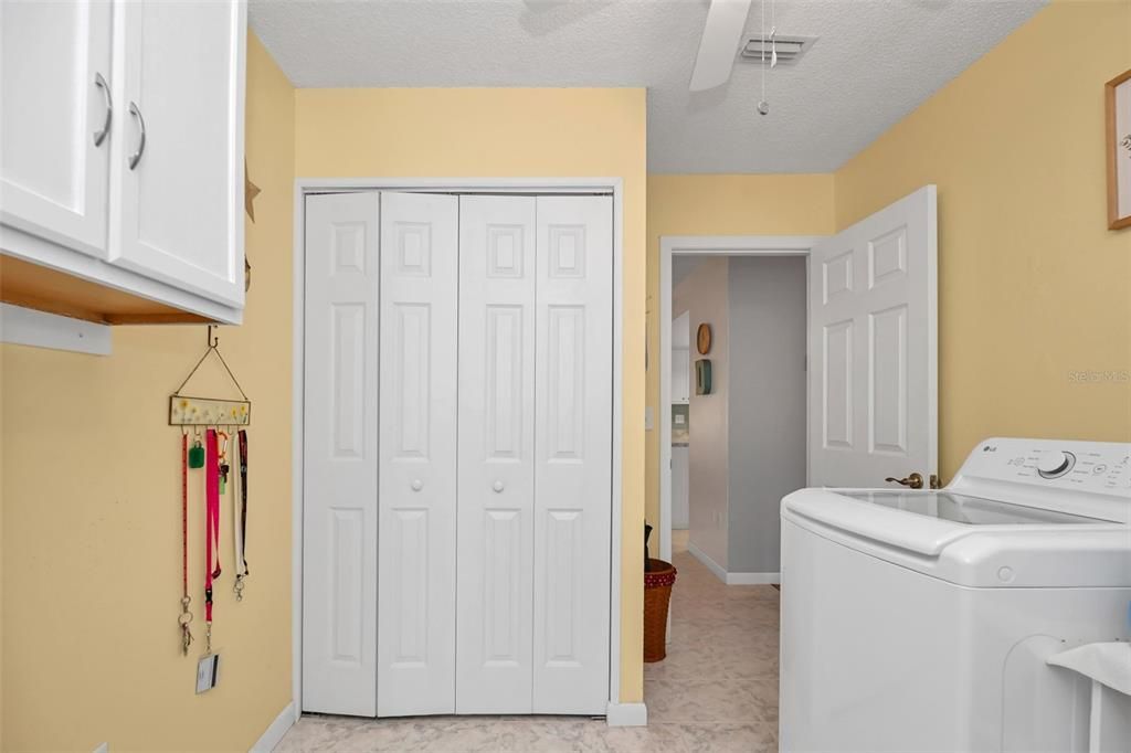 For Sale: $249,000 (3 beds, 2 baths, 1404 Square Feet)