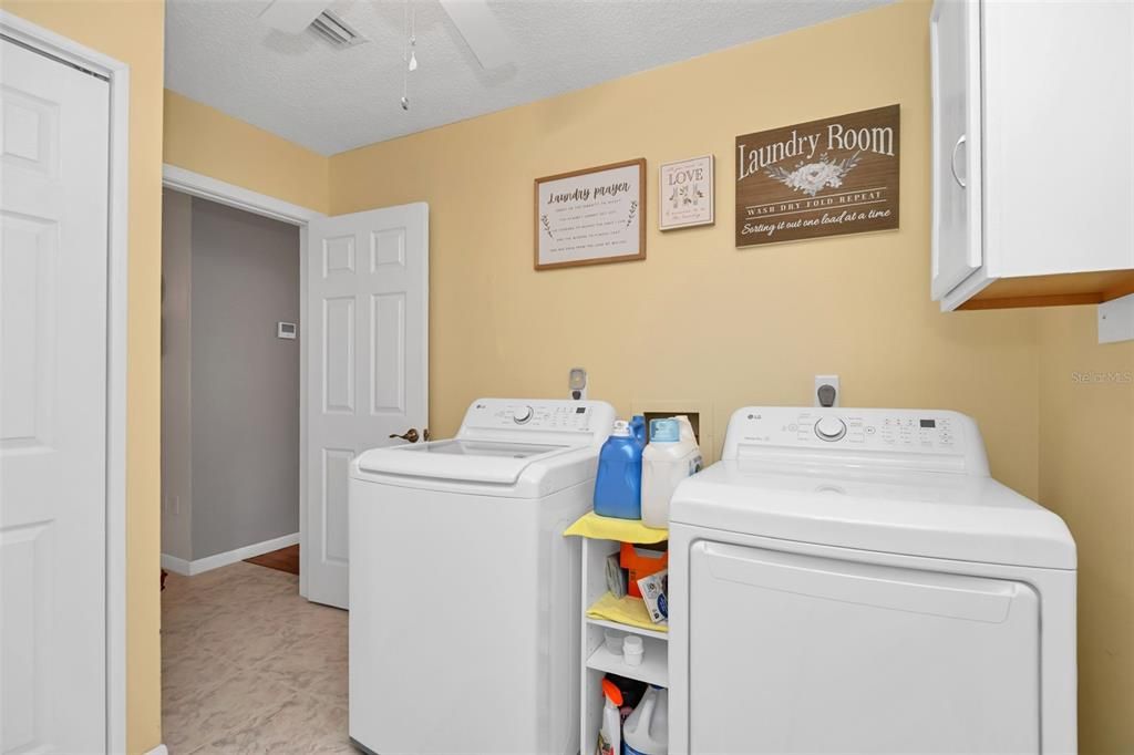 For Sale: $249,000 (3 beds, 2 baths, 1404 Square Feet)