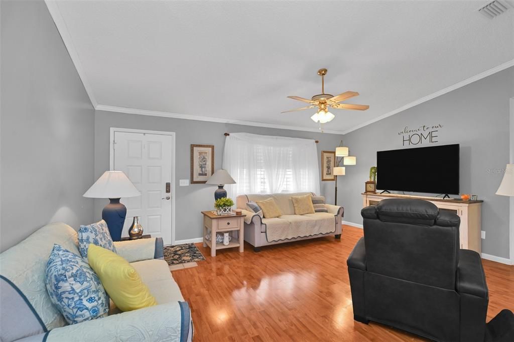 For Sale: $249,000 (3 beds, 2 baths, 1404 Square Feet)