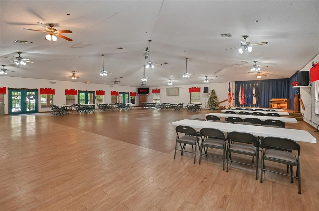 For Sale: $249,000 (3 beds, 2 baths, 1404 Square Feet)