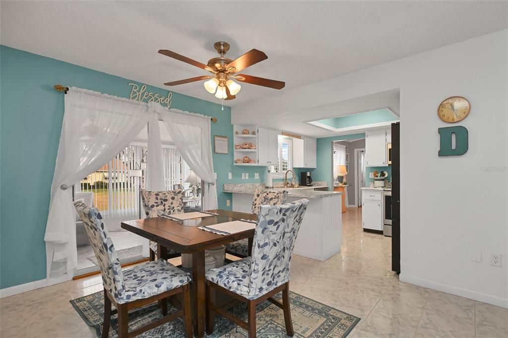 For Sale: $249,000 (3 beds, 2 baths, 1404 Square Feet)