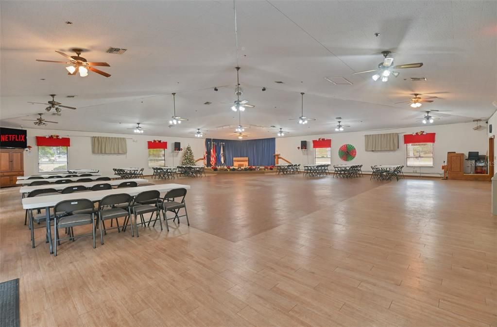 For Sale: $249,000 (3 beds, 2 baths, 1404 Square Feet)