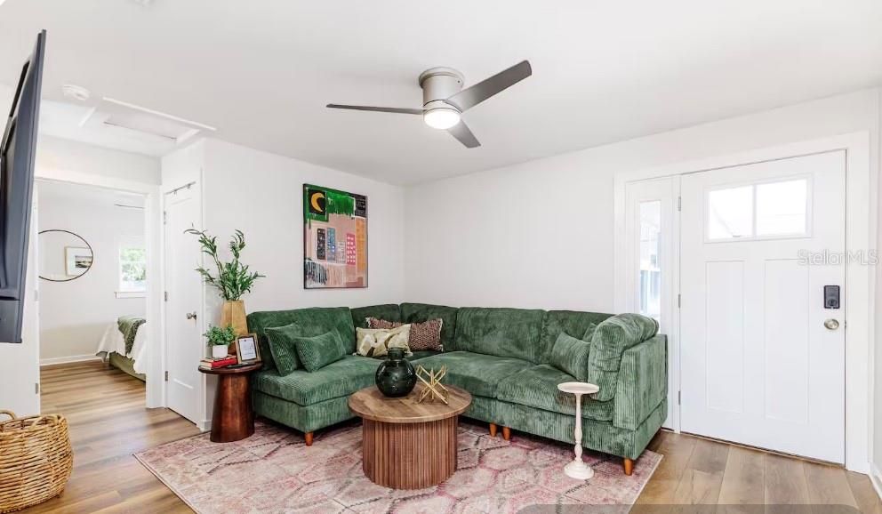 В аренду: $1,750 (2 спален, 1 ванн, 750 Квадратных фут)