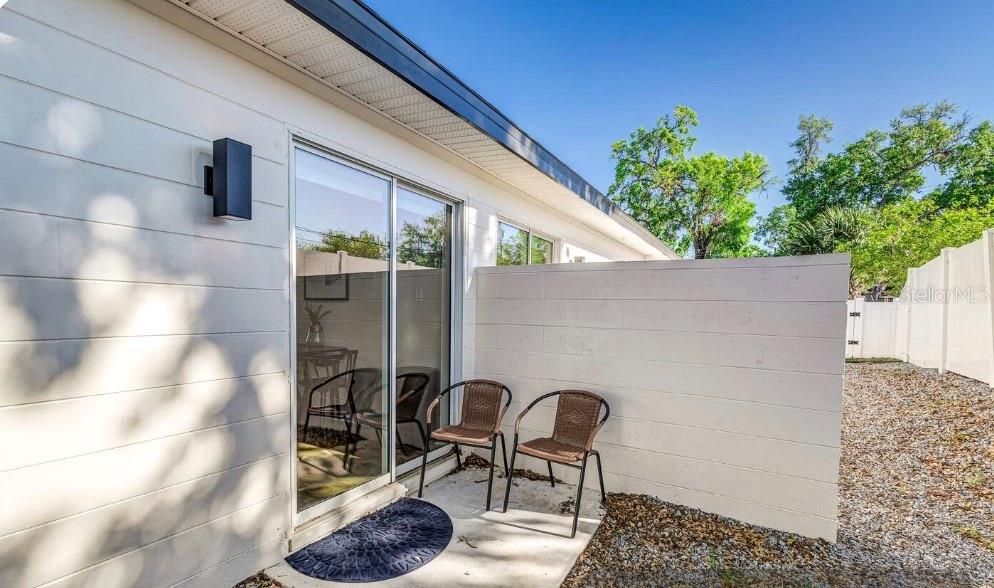 В аренду: $1,750 (2 спален, 1 ванн, 750 Квадратных фут)