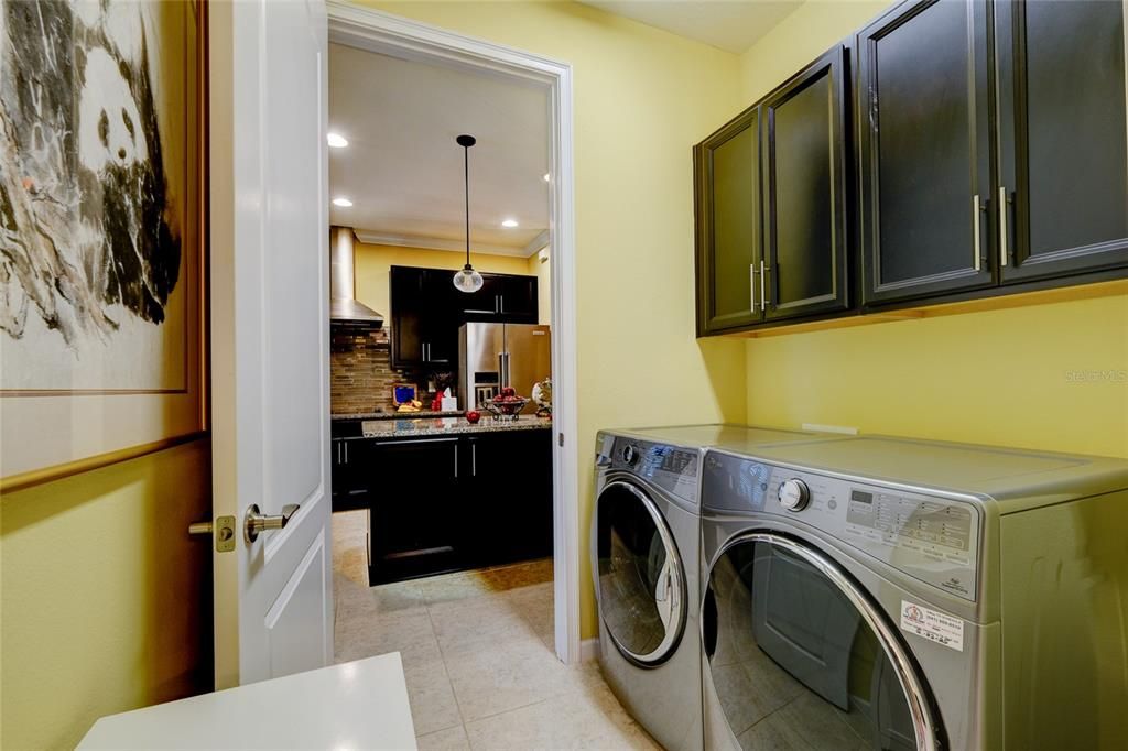 待售: $524,900 (2 贝兹, 2 浴室, 1647 平方英尺)