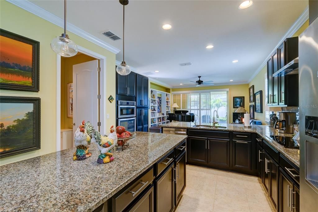 待售: $524,900 (2 贝兹, 2 浴室, 1647 平方英尺)