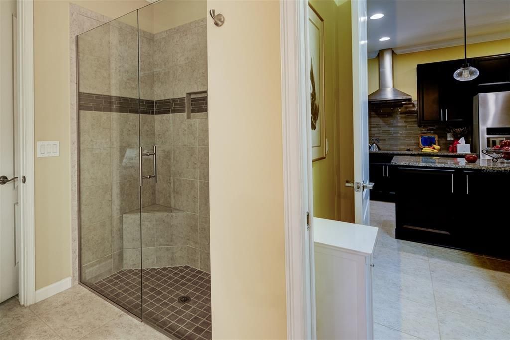 待售: $524,900 (2 贝兹, 2 浴室, 1647 平方英尺)