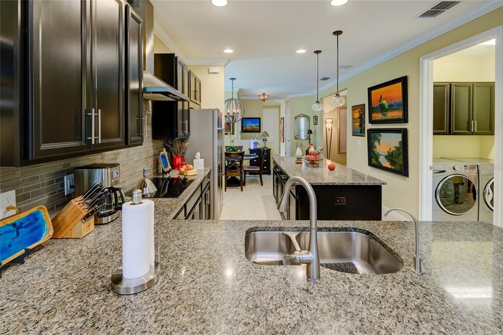 待售: $524,900 (2 贝兹, 2 浴室, 1647 平方英尺)