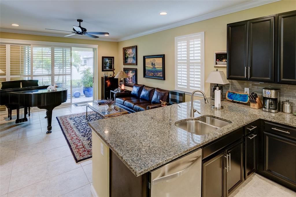 待售: $524,900 (2 贝兹, 2 浴室, 1647 平方英尺)