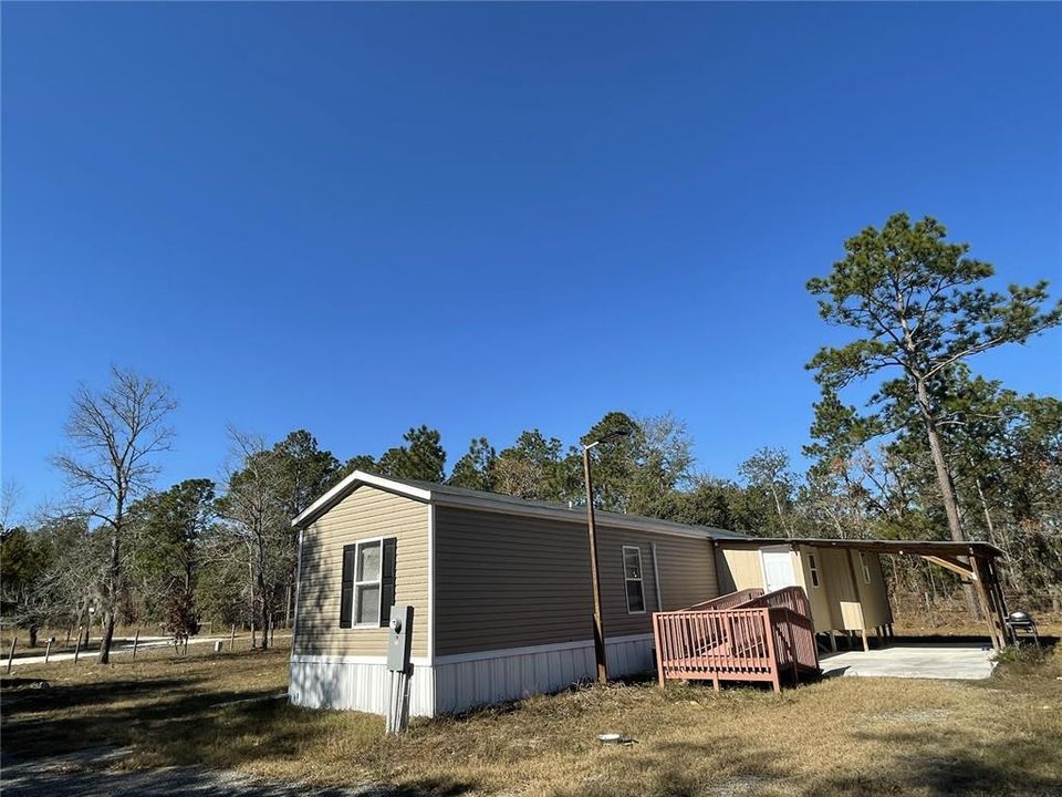 For Sale: $151,900 (2 beds, 2 baths, 728 Square Feet)