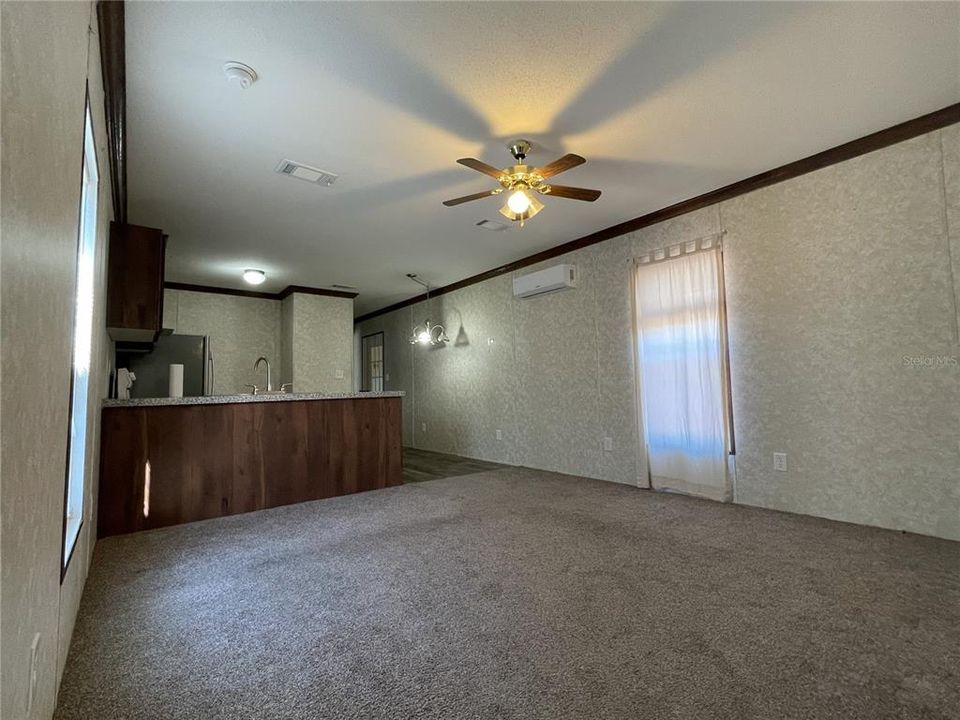 For Sale: $151,900 (2 beds, 2 baths, 728 Square Feet)