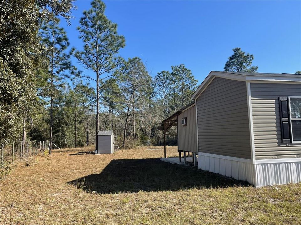 For Sale: $151,900 (2 beds, 2 baths, 728 Square Feet)