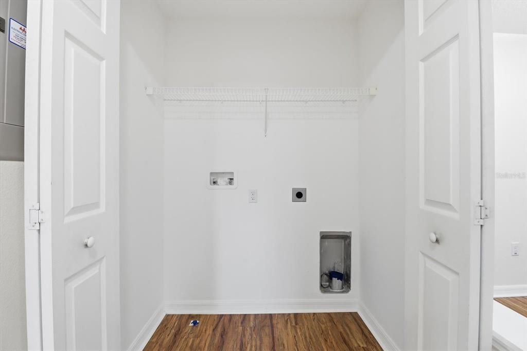 待售: $250,000 (2 贝兹, 2 浴室, 1060 平方英尺)