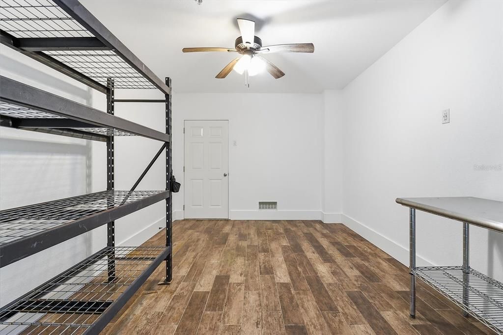 待售: $250,000 (2 贝兹, 2 浴室, 1060 平方英尺)