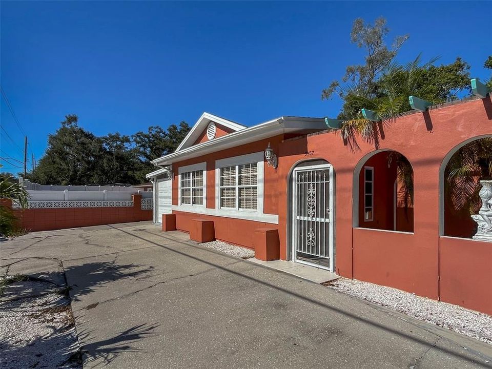 For Rent: $2,595 (2 beds, 2 baths, 1548 Square Feet)