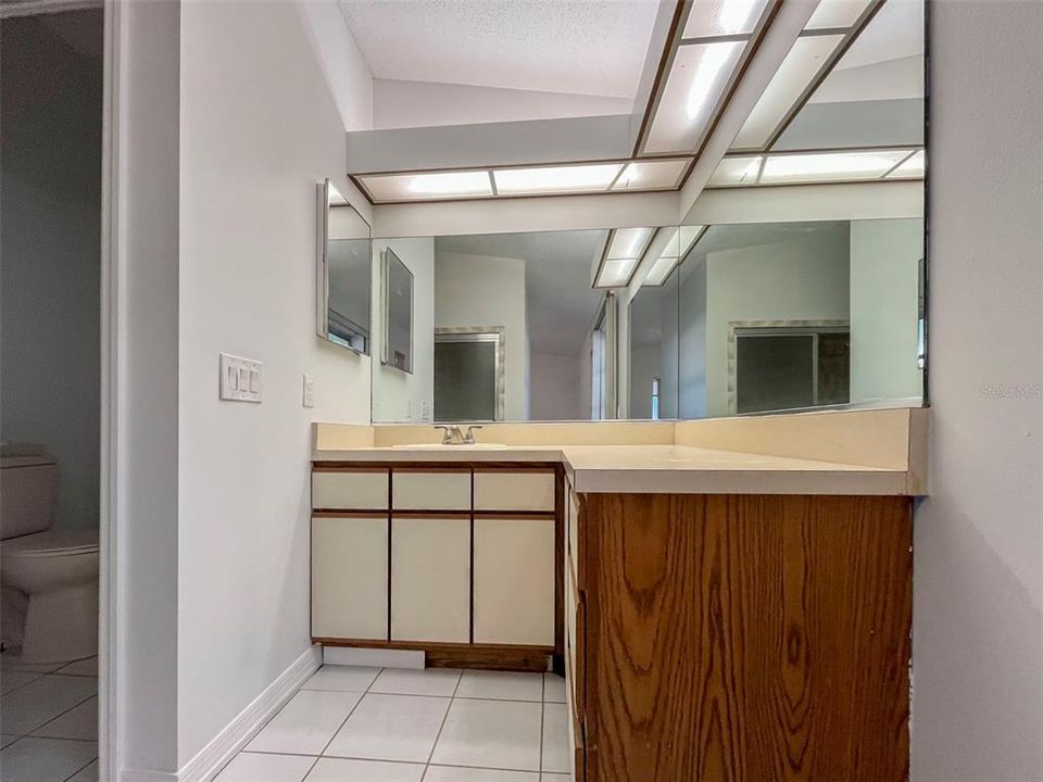 For Rent: $2,595 (2 beds, 2 baths, 1548 Square Feet)