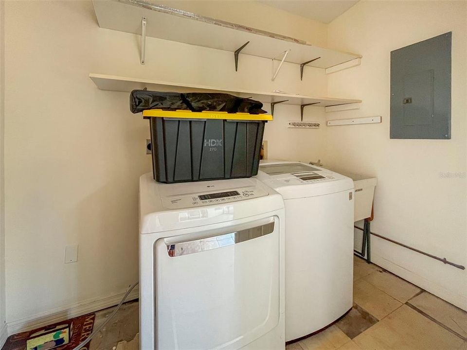 For Rent: $2,595 (2 beds, 2 baths, 1548 Square Feet)