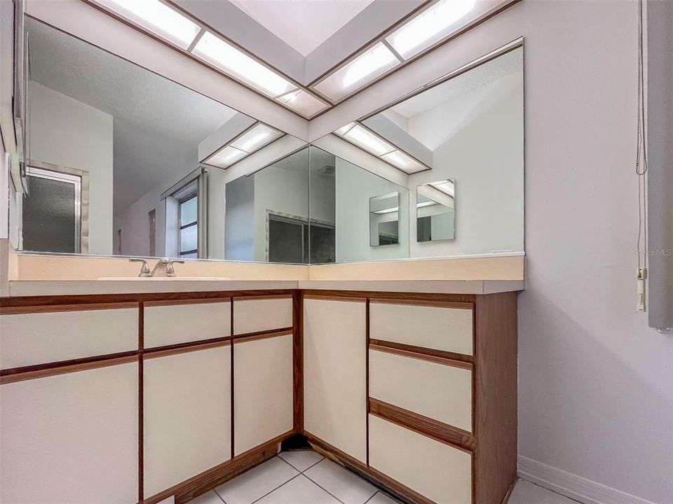 For Rent: $2,595 (2 beds, 2 baths, 1548 Square Feet)