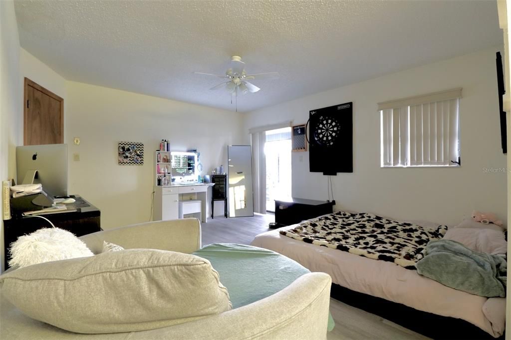 En Venta: $299,900 (3 camas, 2 baños, 1440 Pies cuadrados)